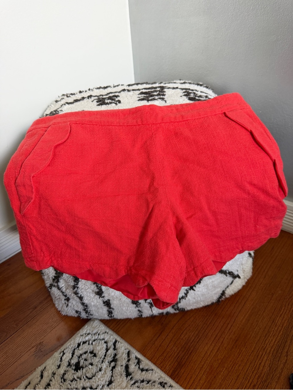 Cynthia Rowley Coral Red Scalloped Linen Look Shorts Size 6